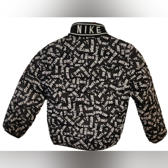 Nike “ Just Do It” all over Boys Size S (4-5 Yrs) Zip Puffer Coat / Jacket - Picture 2 of 9